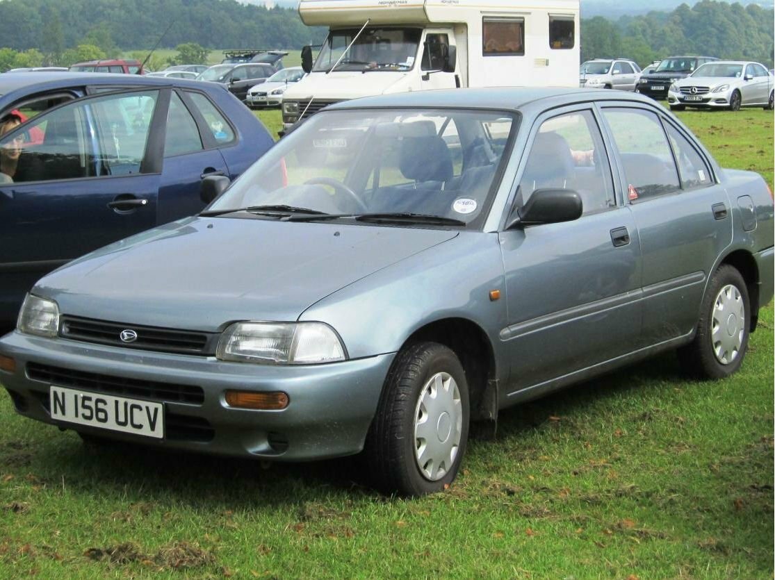Daihatsu Charade IV (1993-2000) - Седан