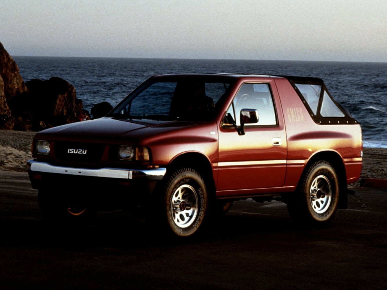 Isuzu Amigo I (1989-1994) - Внедорожник открытый
