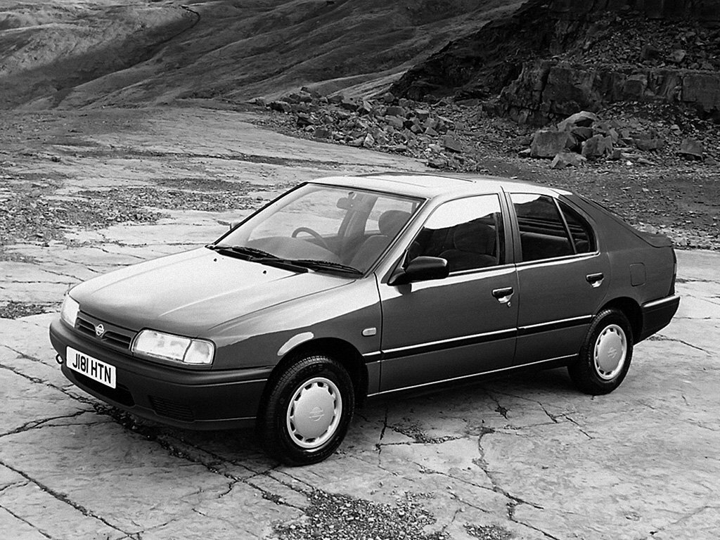 Nissan Primera I (1990-1997) - Лифтбек