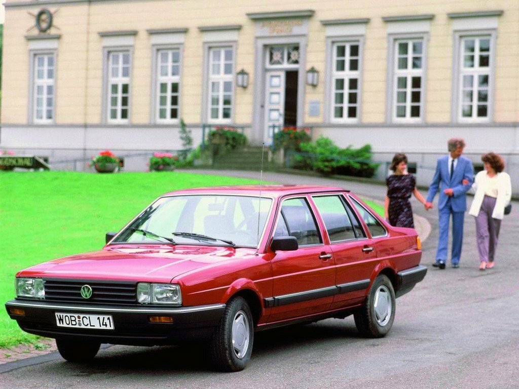 Volkswagen Passat B2 (1980-1988) - Седан