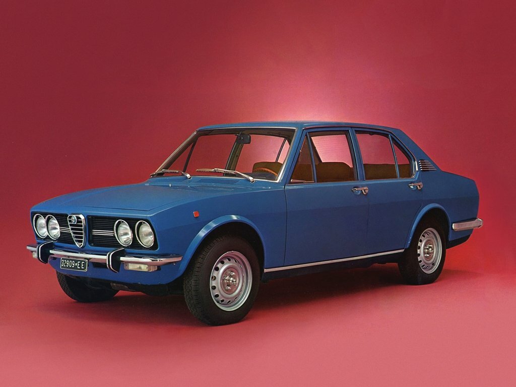 Alfa Romeo Alfetta I (1972-1987) - Седан