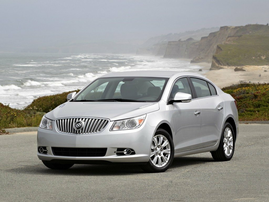 Buick LaCrosse II (2009-2016) - Седан