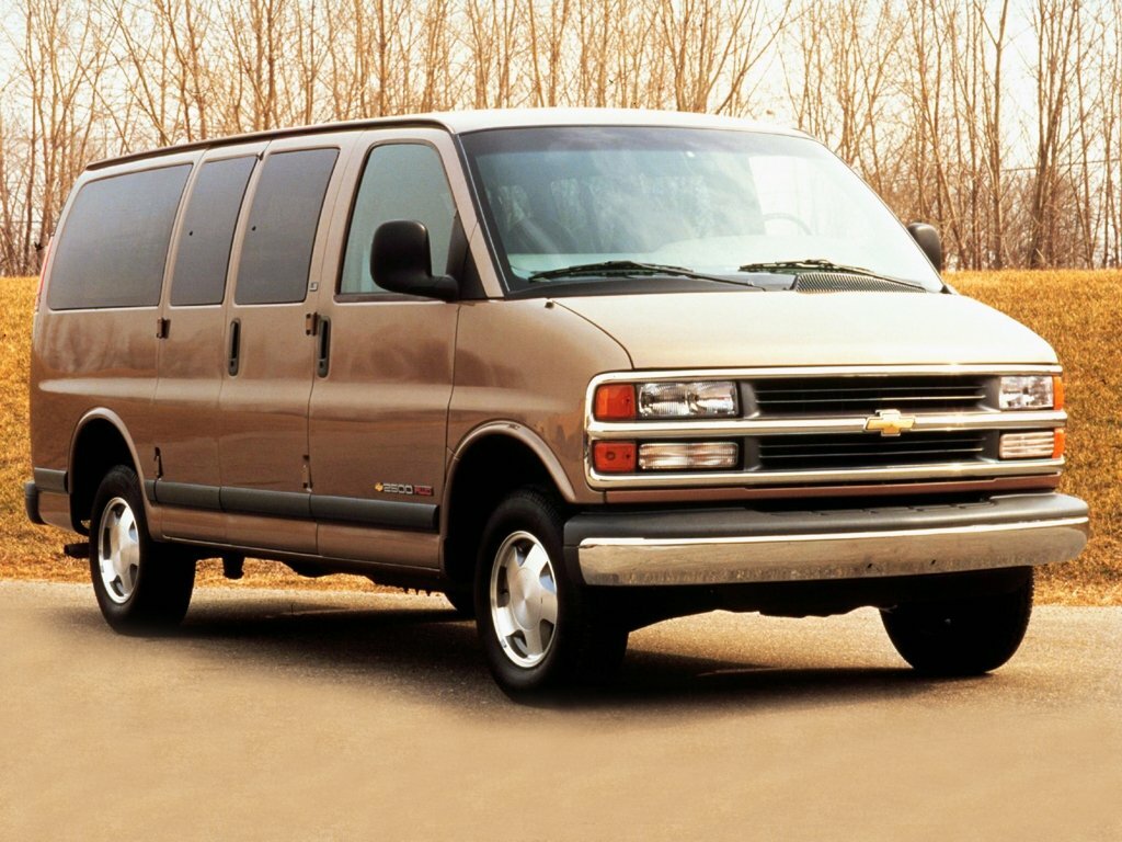 Chevrolet Express I (1996-2002) - Минивэн