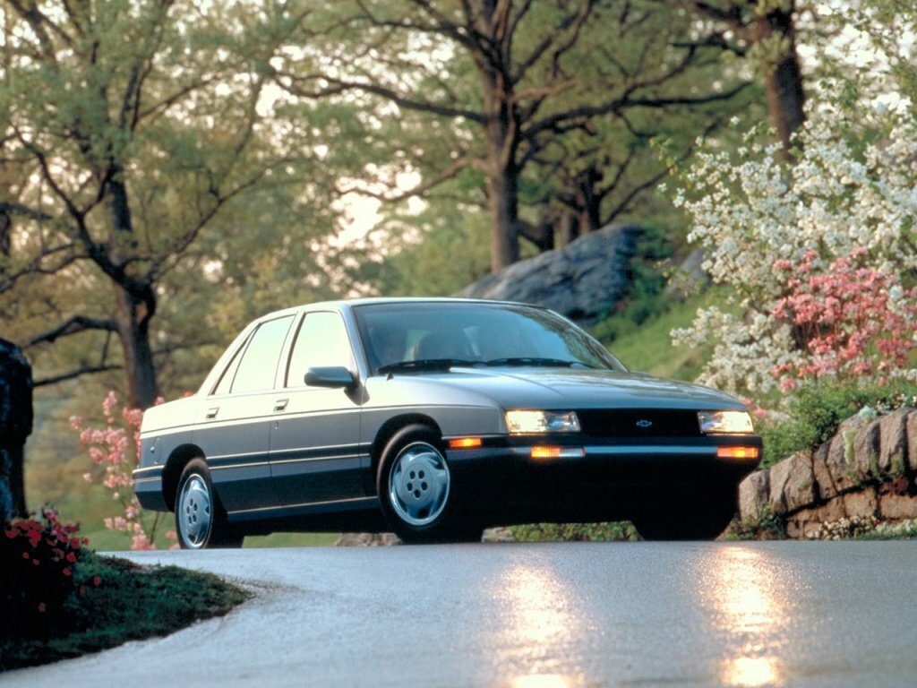 Chevrolet Corsica I (1987-1996) - Седан