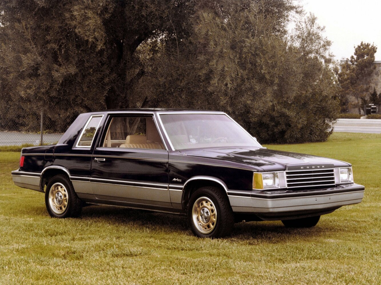 Dodge Aries I (1981-1989) - Седан 2 дв.