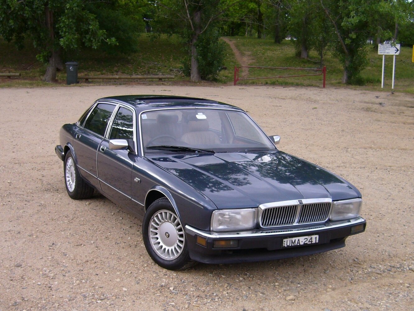 Daimler XJ40 I (1986-1994) - Седан