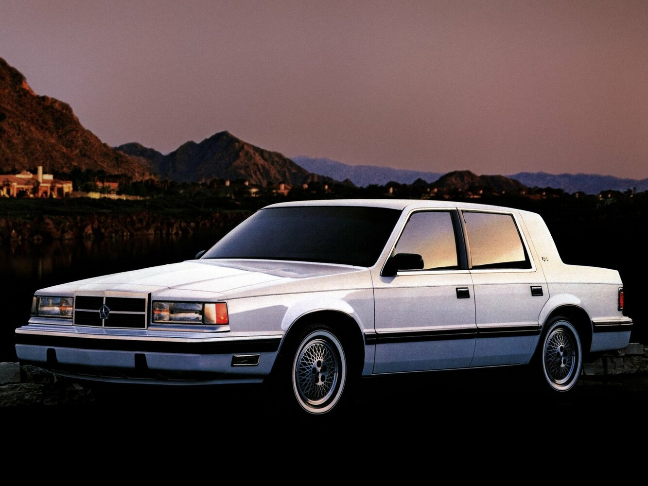 Dodge Dynasty I (1987-1993) - Седан