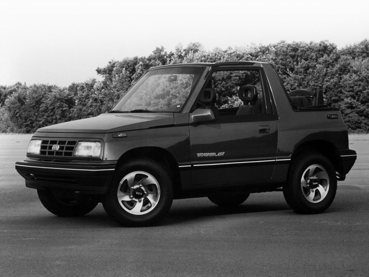 Geo Tracker I (1989-1998) - Внедорожник открытый