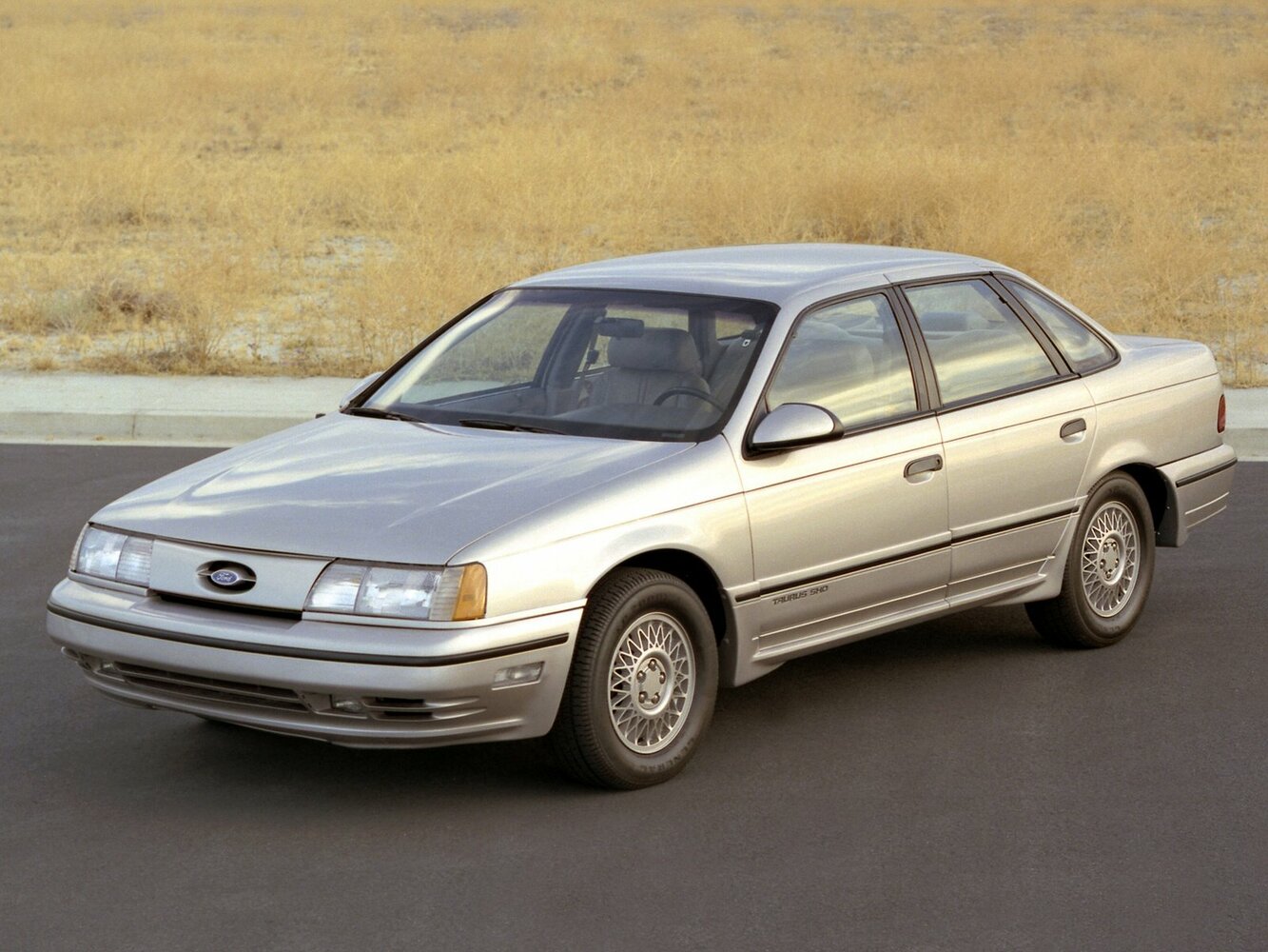 Ford Taurus I (1985-1991) - Седан