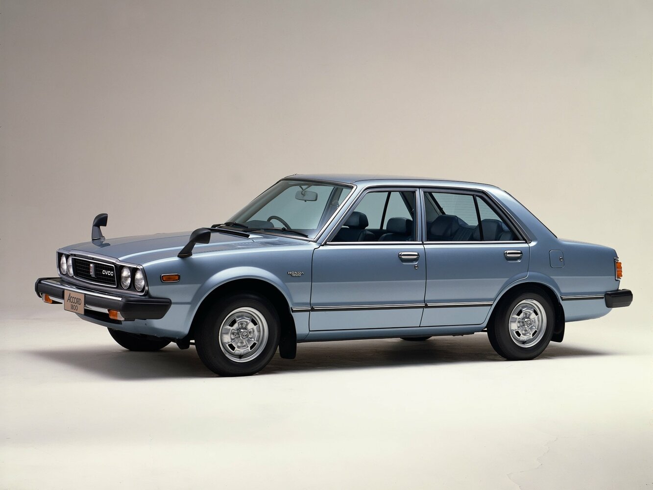Honda Accord I (1976-1981) - Седан