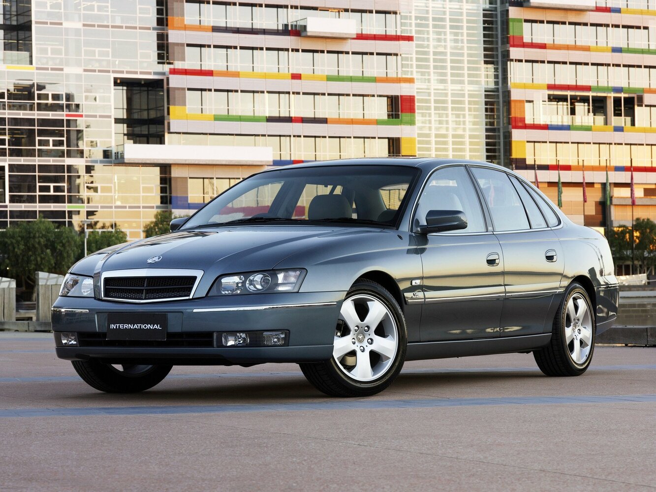 Holden Statesman II (1999-2006) - Седан