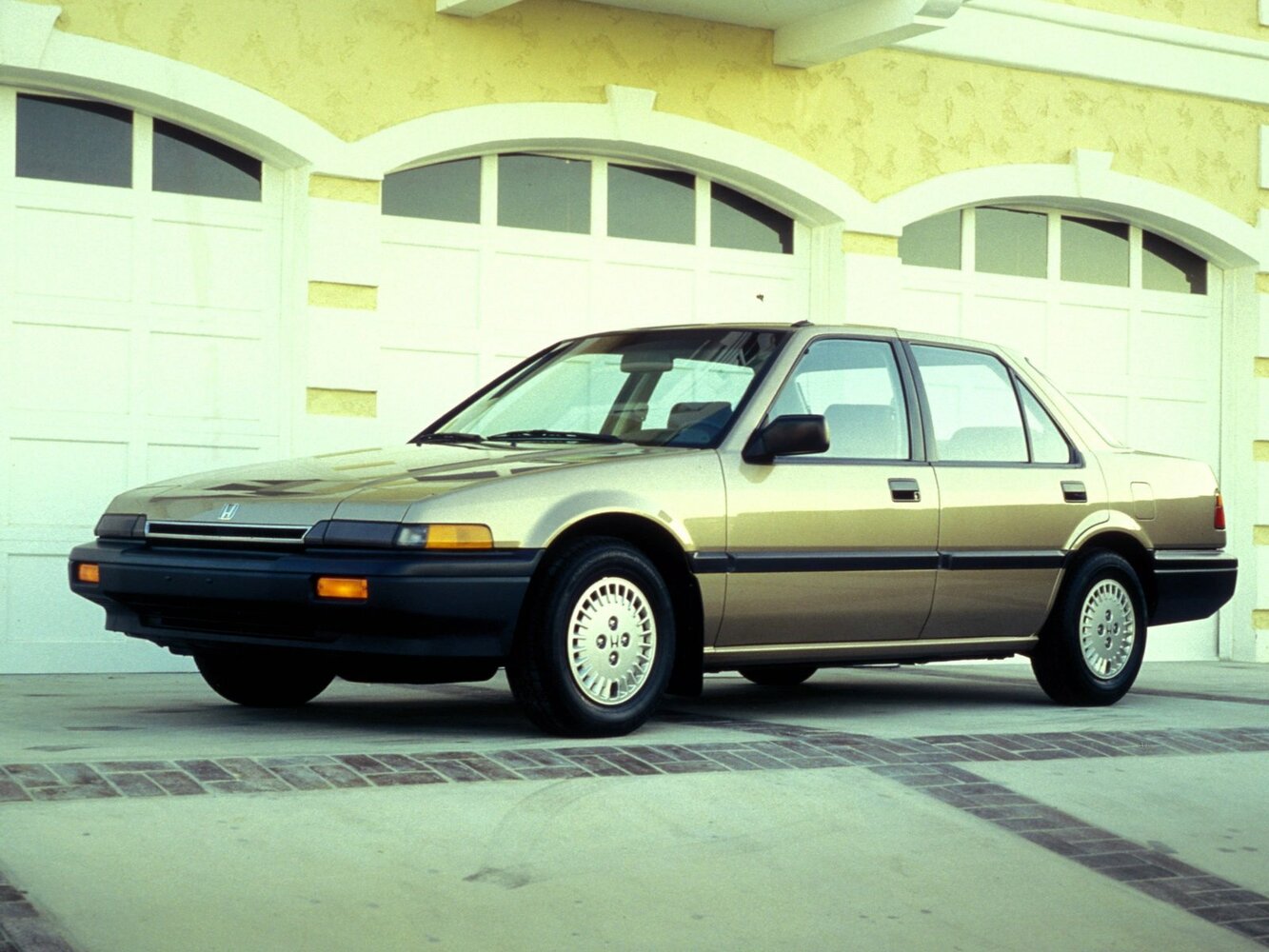 Honda Accord III (1985-1989) - Седан