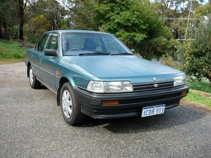 Holden Apollo I (1991-1996) - Седан