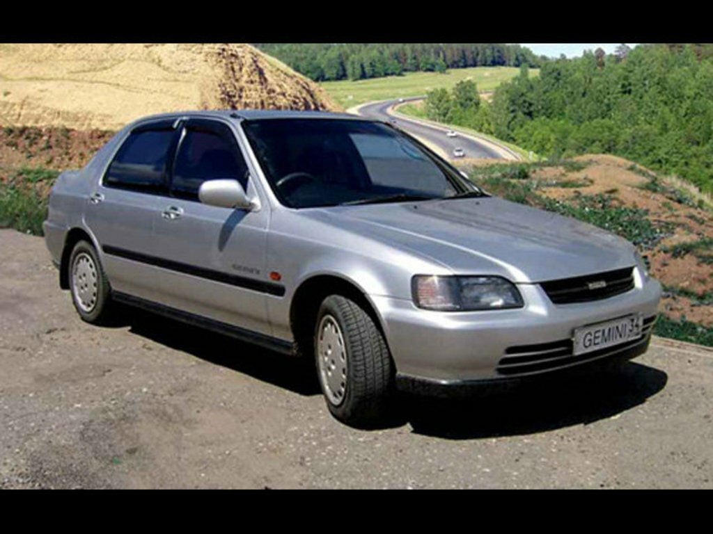 Isuzu Gemini IV (1993-1996) - Седан