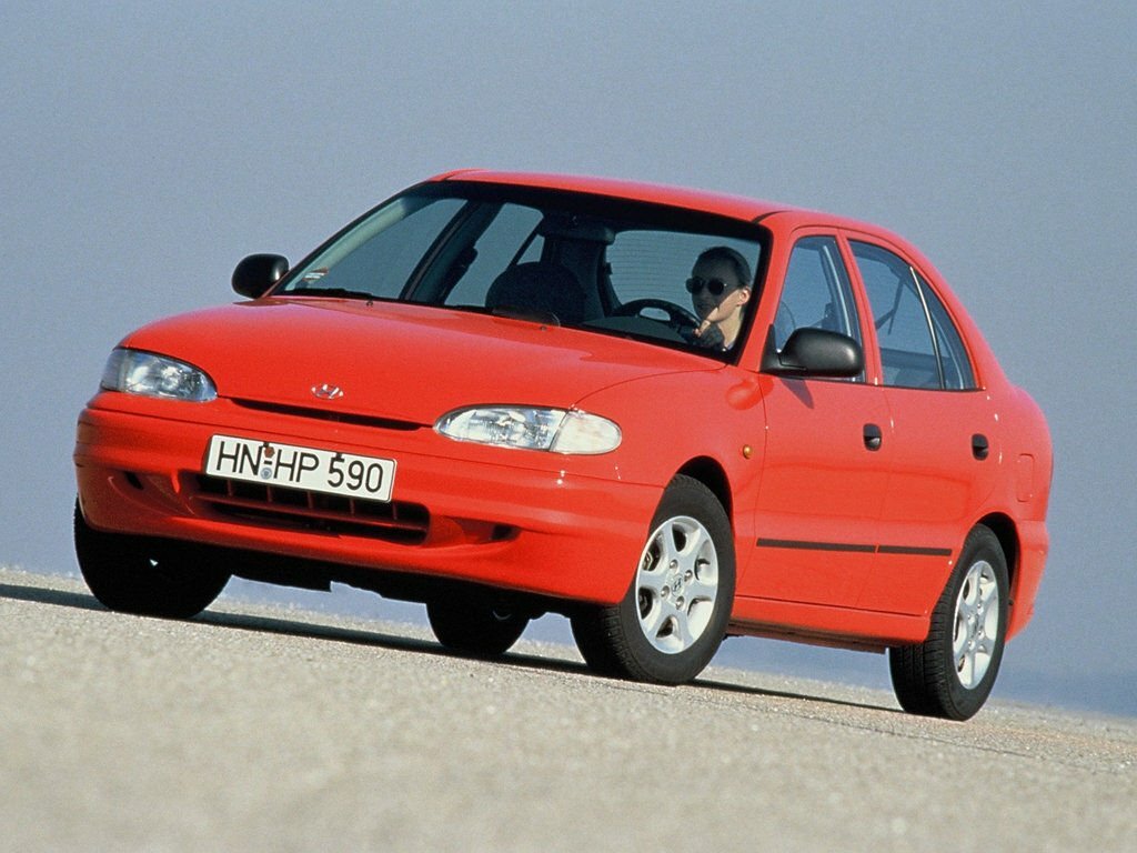 Hyundai Verna I (1999-2005) - Хэтчбек 5 дв.