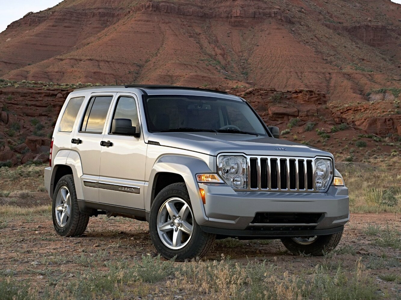 Jeep Liberty (North America) II (2007-2012) - Внедорожник 5 дв.