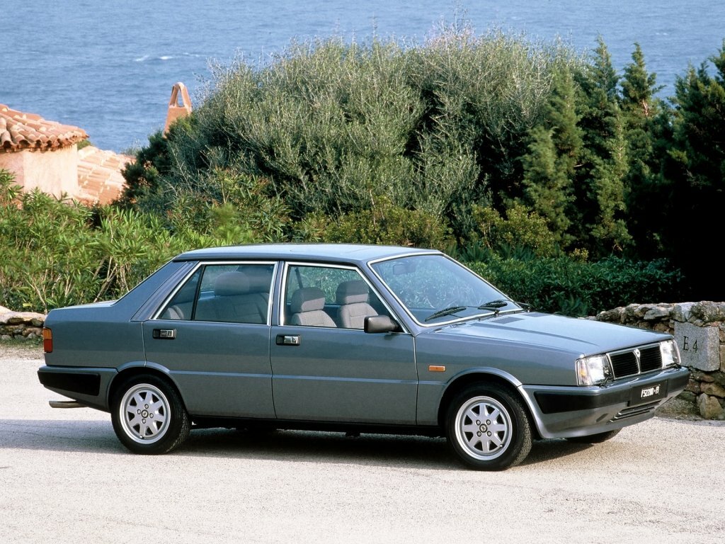 Lancia Prisma I (1982-1989) - Седан