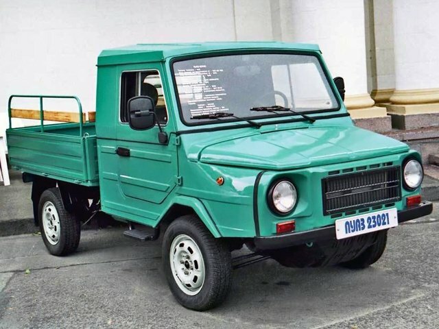 ЛуАЗ 1302 Волынь I (1990-2001) - Внедорожник открытый