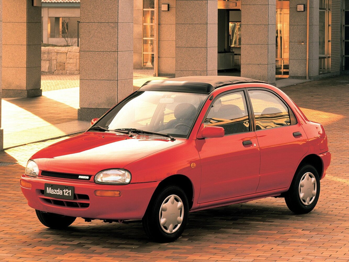 Mazda 121 II (1991-1996) - Седан