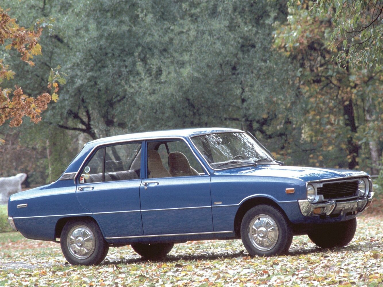 Mazda 1300 I (1975-1977) - Седан
