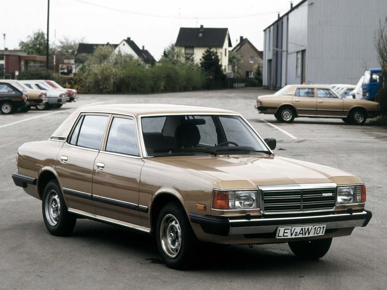 Mazda 929 LA4 (1978-1988) - Седан