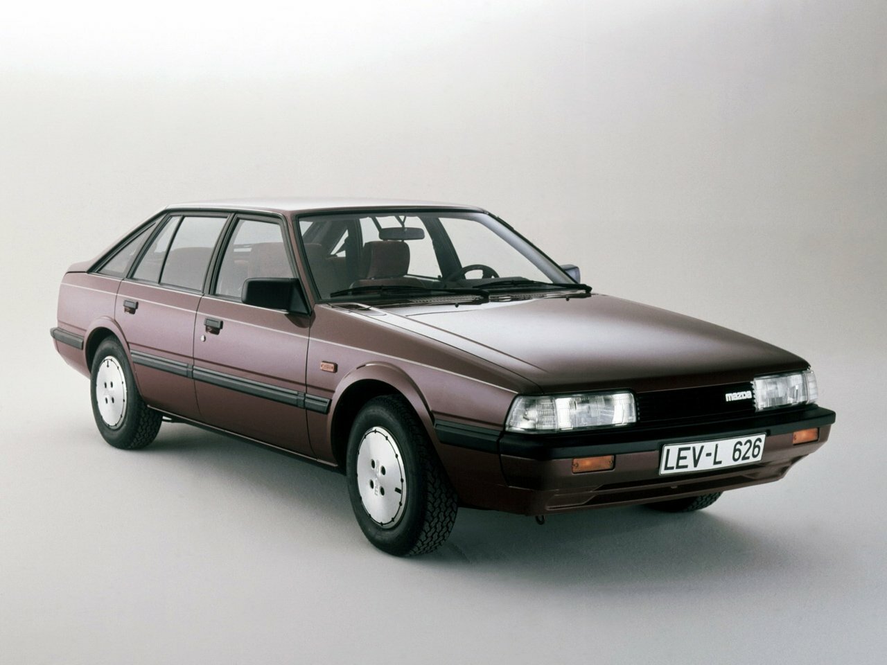 Mazda 626 II (1982-1987) - Лифтбек