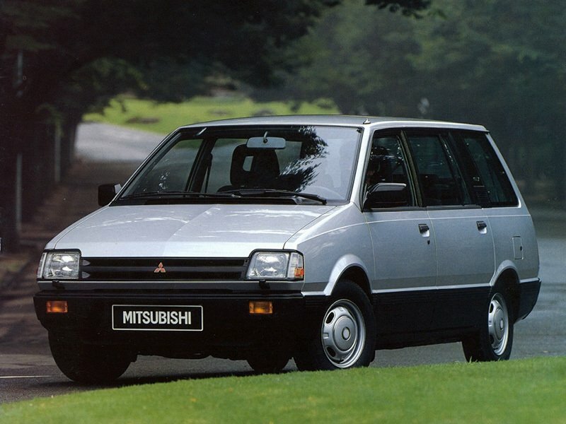 Mitsubishi Space Wagon I (1984-1991) - Компактвэн