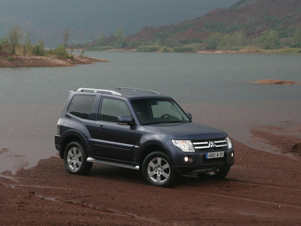 Mitsubishi Montero IV (2006-2021) - Внедорожник 3 дв.