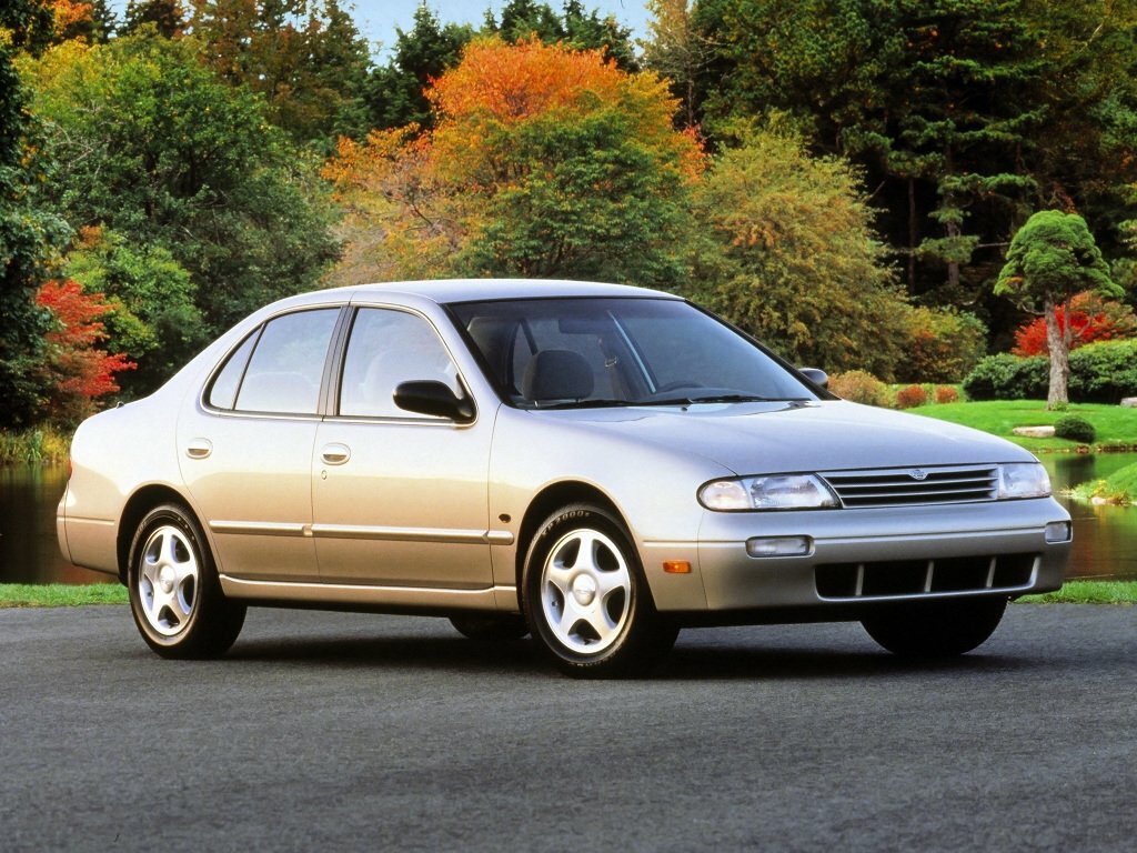 Nissan Altima I (1992-1997) - Седан