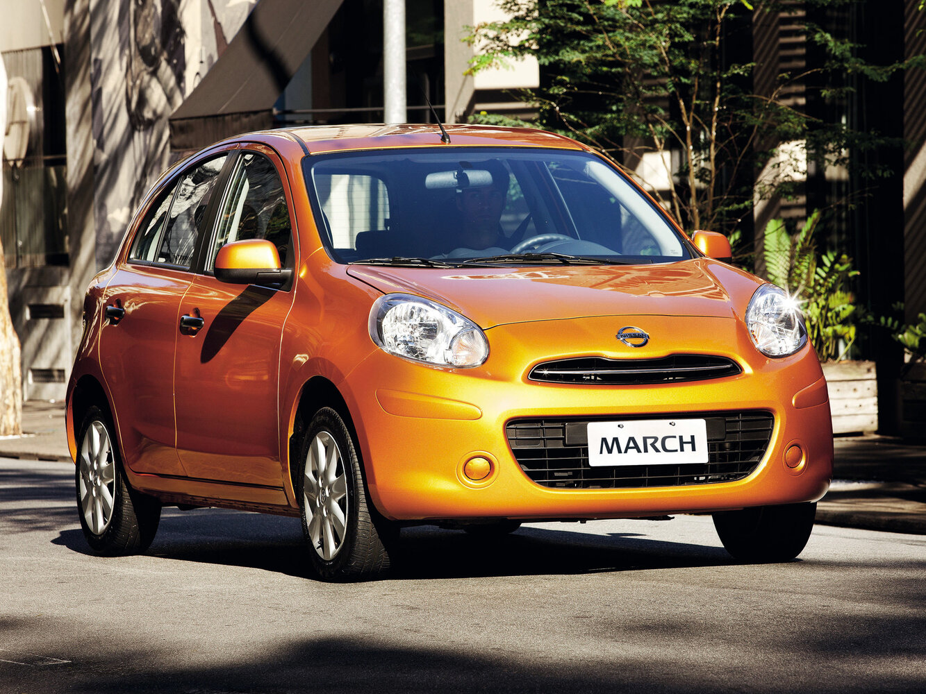 Nissan March IV (2010-2022) - Хэтчбек 5 дв.