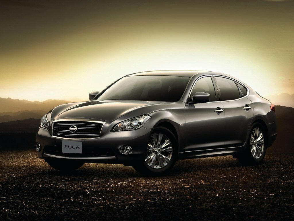 Nissan Fuga II (2009-2022) - Седан