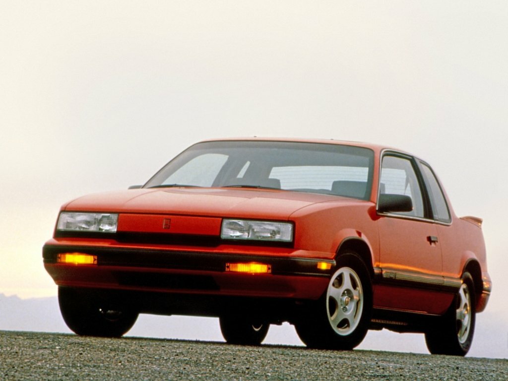 Oldsmobile Cutlass Calais I (1984-1991) - Купе