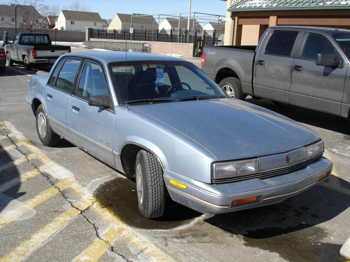 Oldsmobile Cutlass Calais I (1984-1991) - Седан