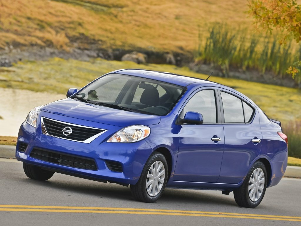 Nissan Versa II (2012-2019) - Седан