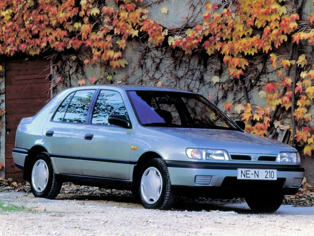 Nissan Sunny N14 (1990-1995) - Седан