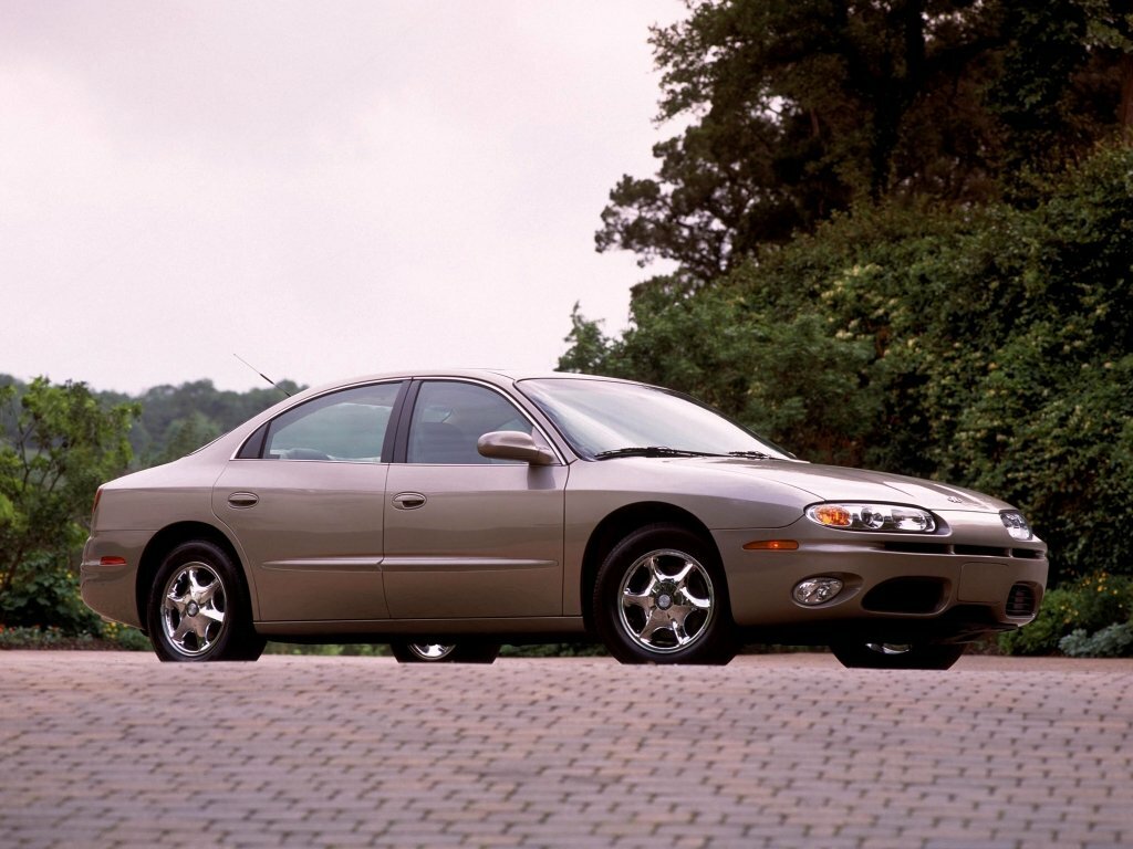 Oldsmobile Aurora II (1999-2003) - Седан
