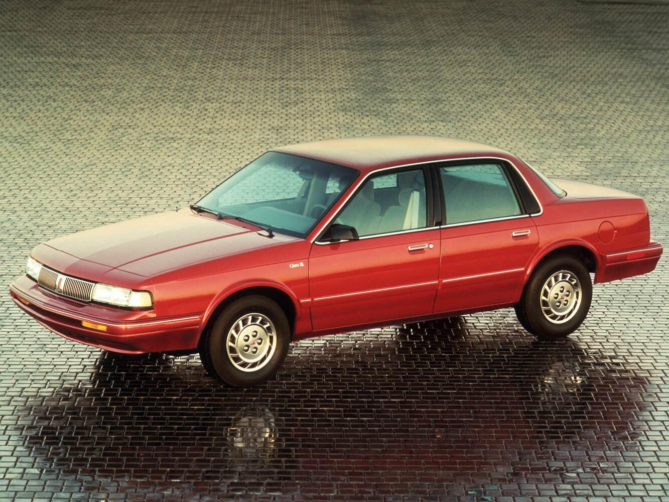 Oldsmobile Cutlass Ciera I (1981-1996) - Седан