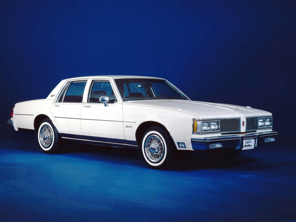 Oldsmobile Eighty-Eight VIII (1977-1985) - Седан