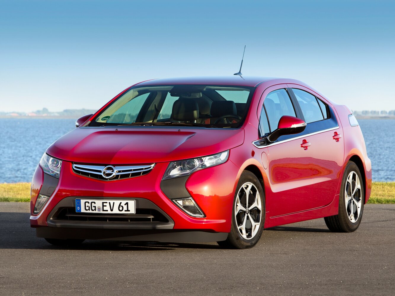 Opel Ampera I (2011-2015) - Хэтчбек 5 дв.