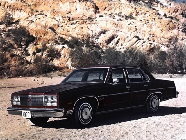 Oldsmobile Ninety-Eight IX (1977-1984) - Седан