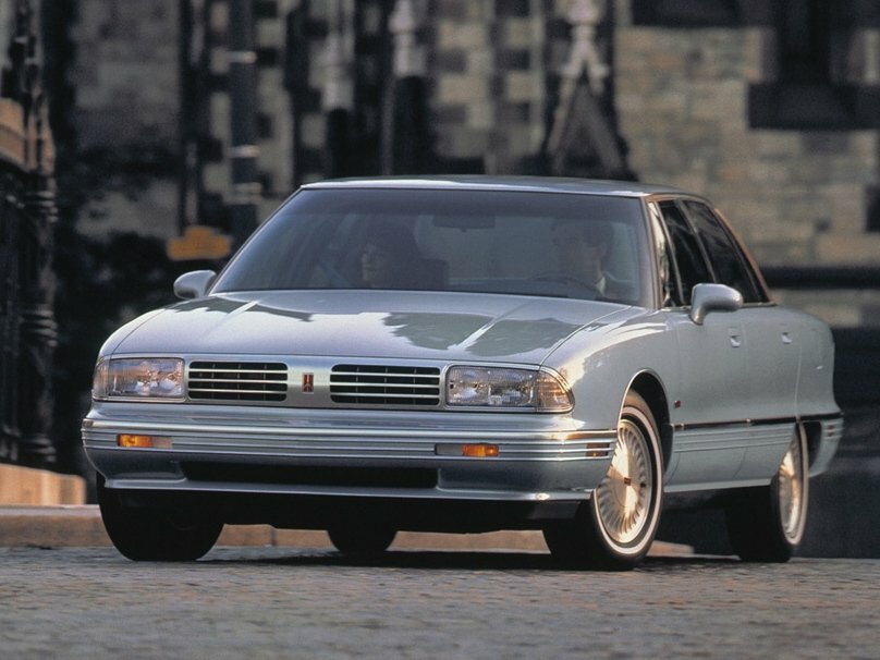 Oldsmobile Ninety-Eight XI (1991-1996) - Седан