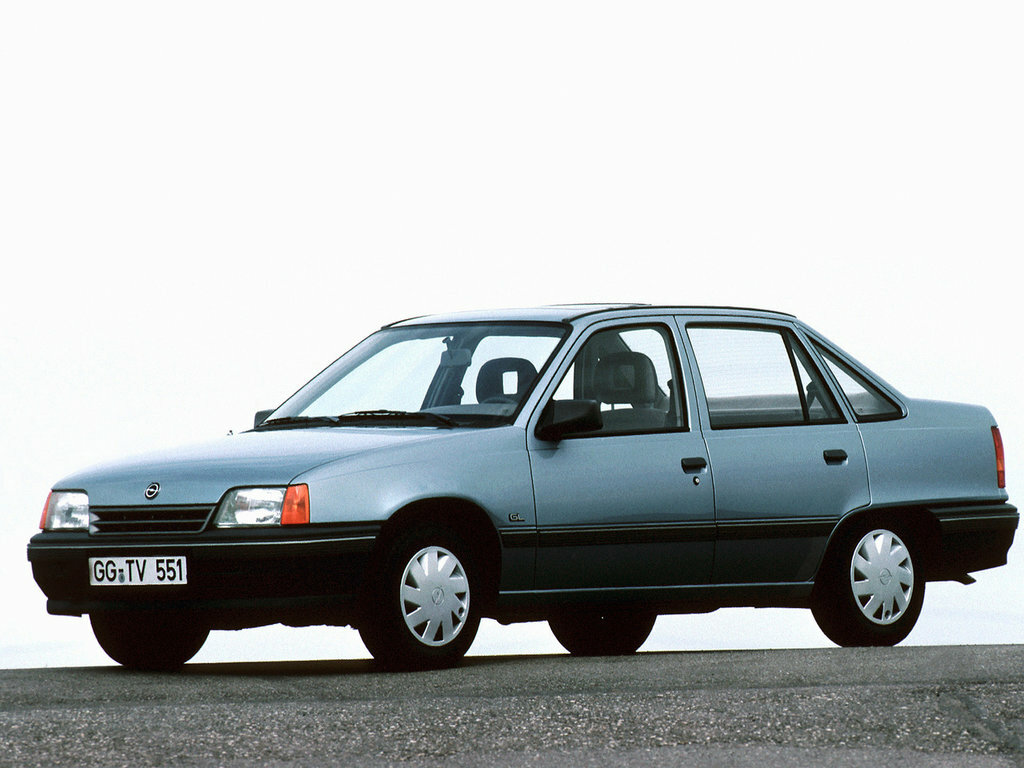 Opel Kadett E (1984-1993) - Седан