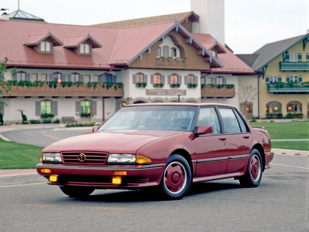 Pontiac Bonneville VIII (1987-1991) - Седан