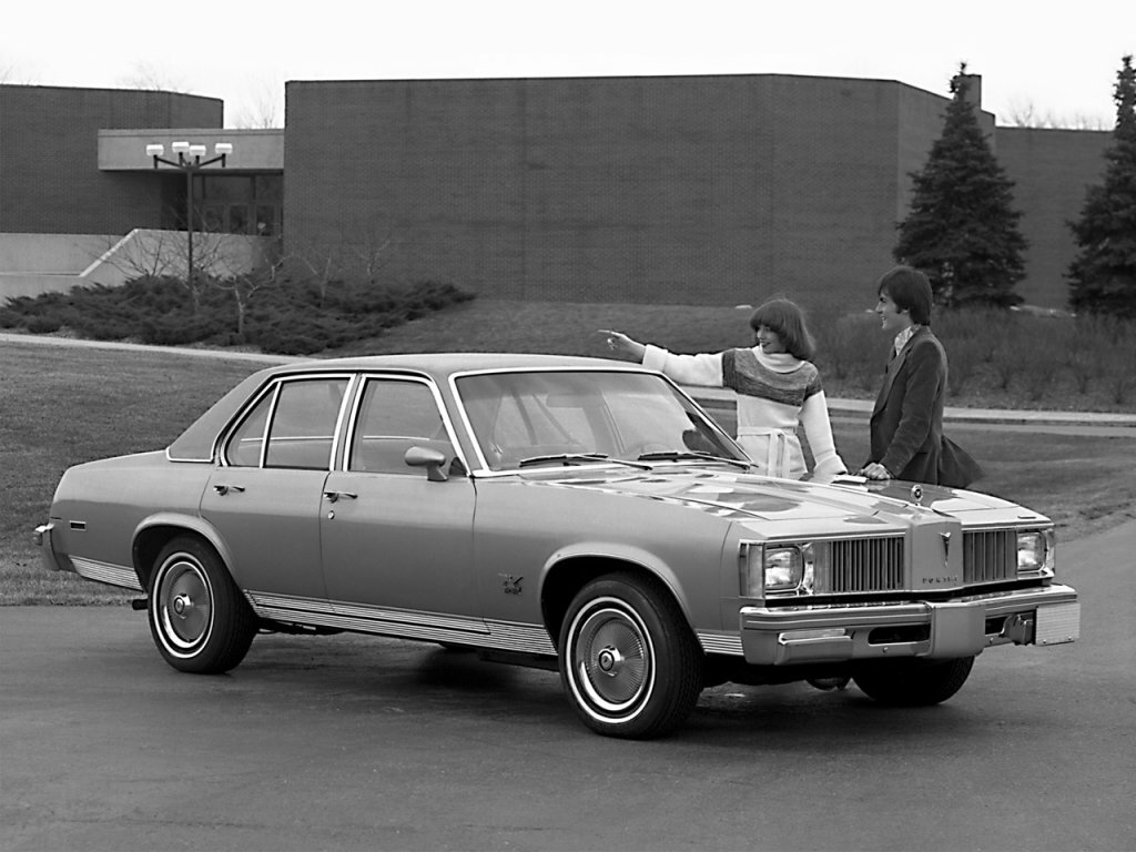 Pontiac Phoenix I (1977-1979) - Седан