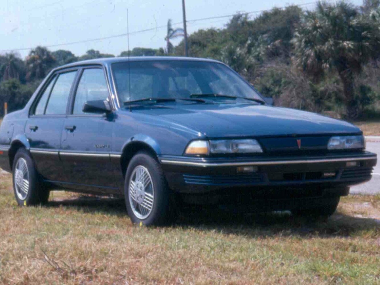Pontiac Sunbird III (1988-1994) - Седан