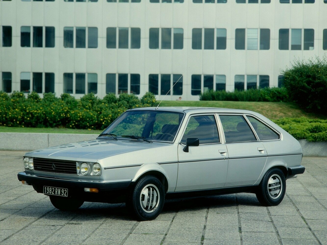 Renault 30 I (1975-1986) - Хэтчбек 5 дв.
