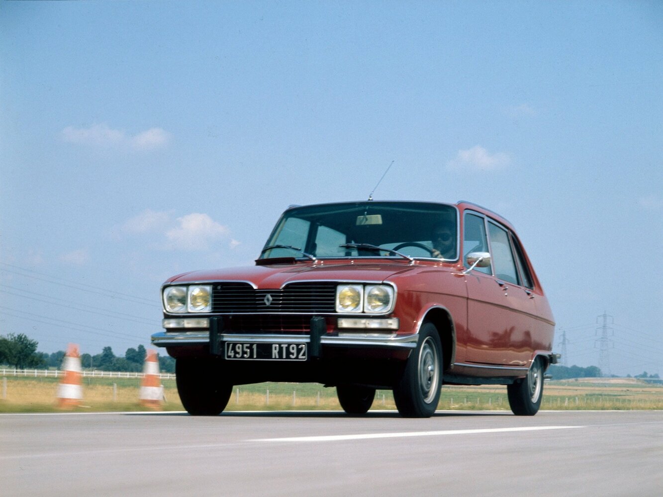Renault 16 I (1965-1980) - Хэтчбек 5 дв.