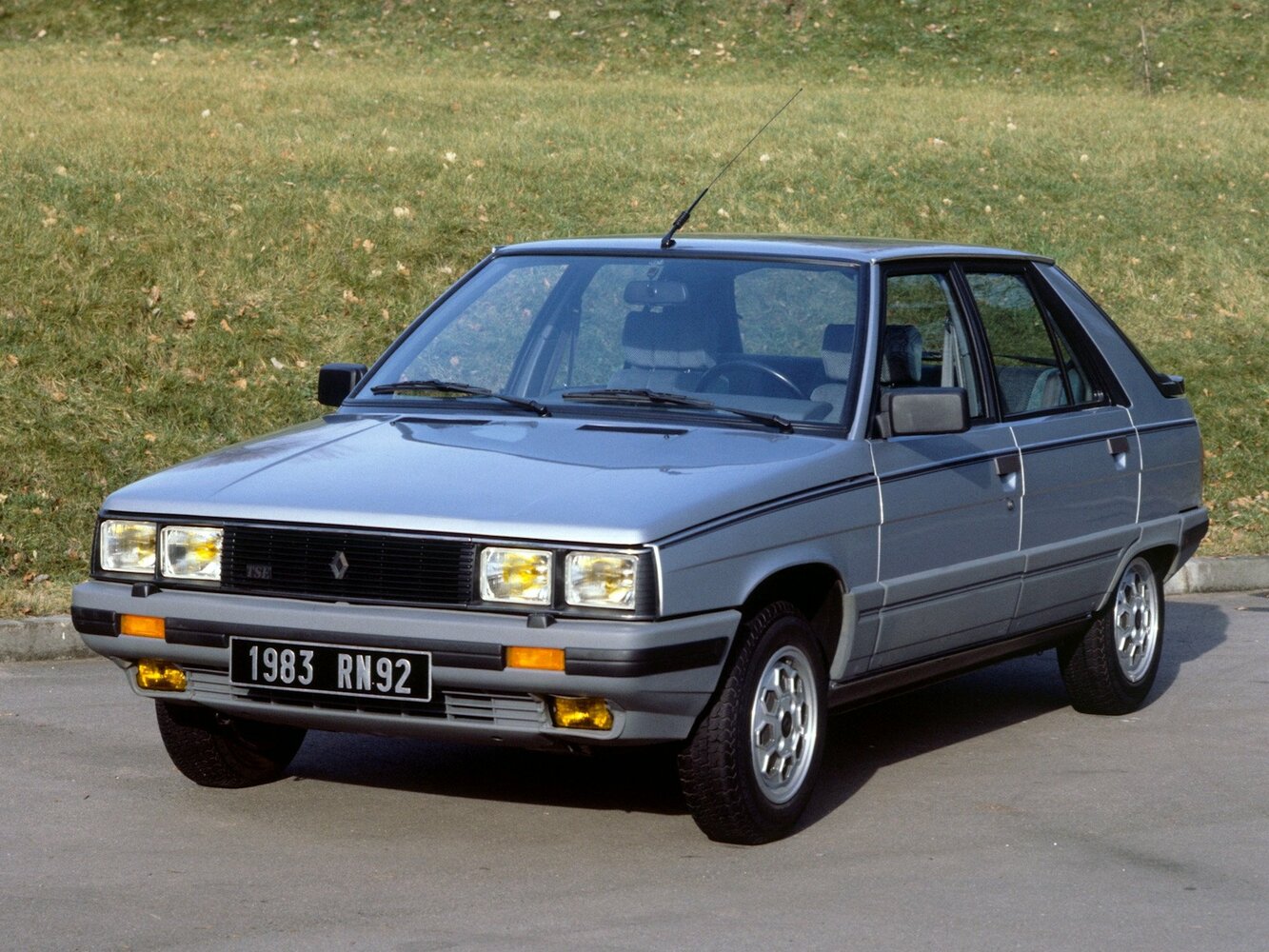 Renault 11 I (1983-1989) - Хэтчбек 5 дв.