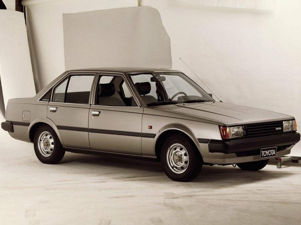 Toyota Carina III (1982-1988) - Седан