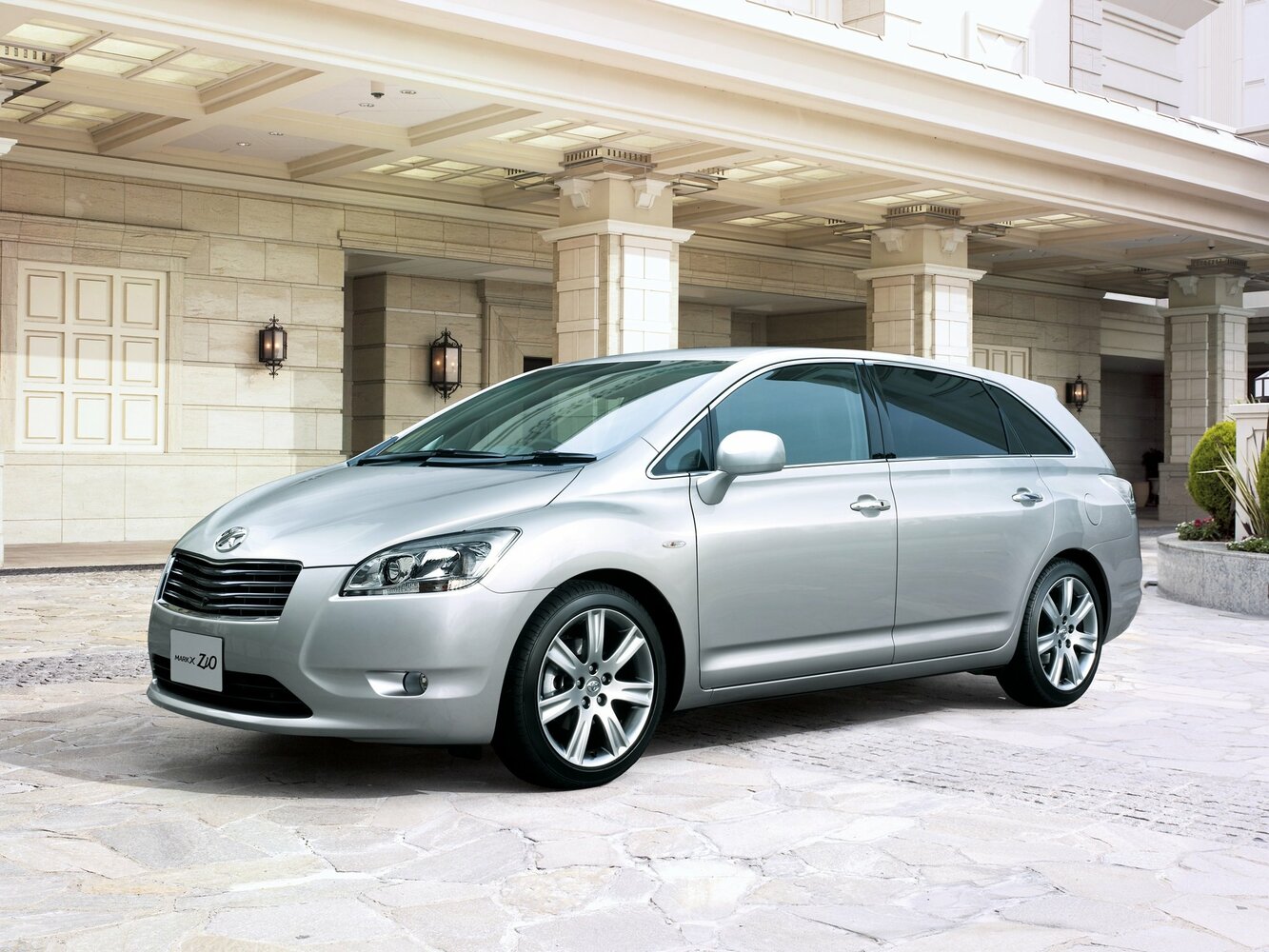 Toyota Mark X ZiO I (2007-2013) - Компактвэн